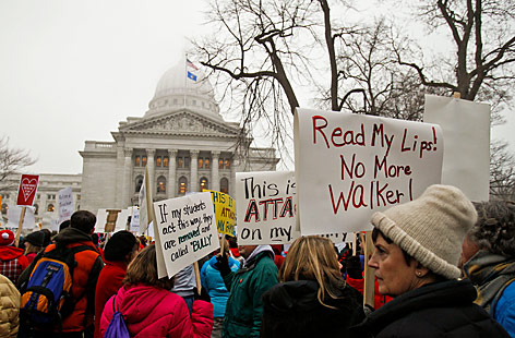 © AP/Andy Manis Demonstranten vor dem Kapitol in Wisconsin