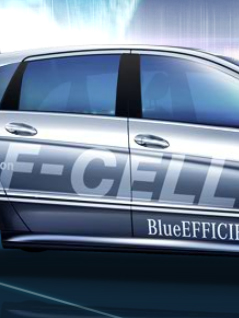 © Mercedes Seitenfront einer F-Cell-B-Klasse von Mercedes