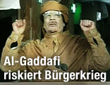 Der libyische Staatsführer Muammar Al-Gaddafi bei Rede