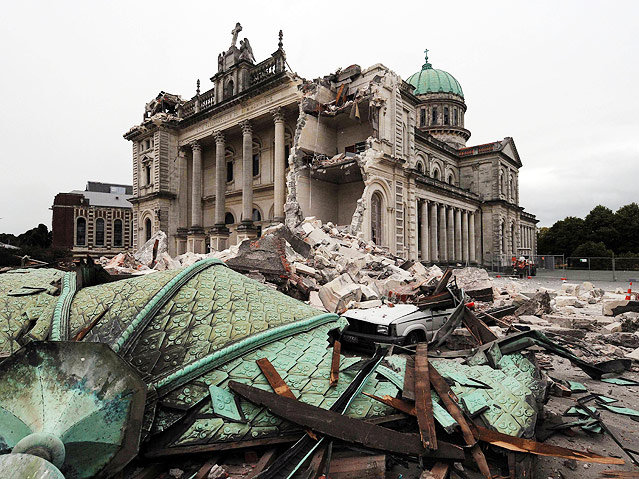 © APA/EPA/Dave Wethey Zerstörte Kathedrale