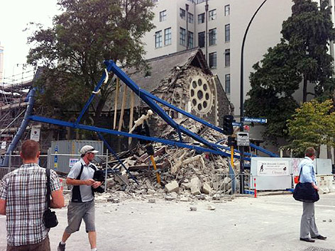 © AP/Layton Duncan Eingestürzte Kirche im Zentrum von Christchurch, Neuseeland
