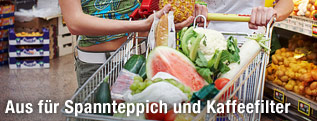 Gefüllter Einkaufswagen