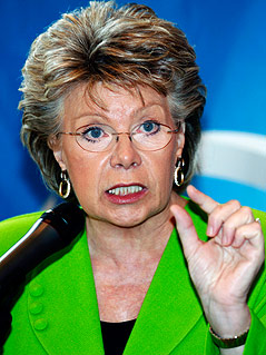 © Reuters/Nikola Solic EU-Kommissarin Viviane Reding