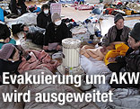 Fl&uuml;chtlinge in Notunterkunft