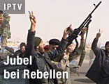Rebellen in Adschdabija feiern