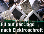 Elektroschott liegt auf einem Haufen