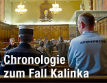 Polizisten in Gerichtsaal