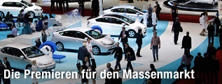 Golf Cabriolet und Beine von Besuchern