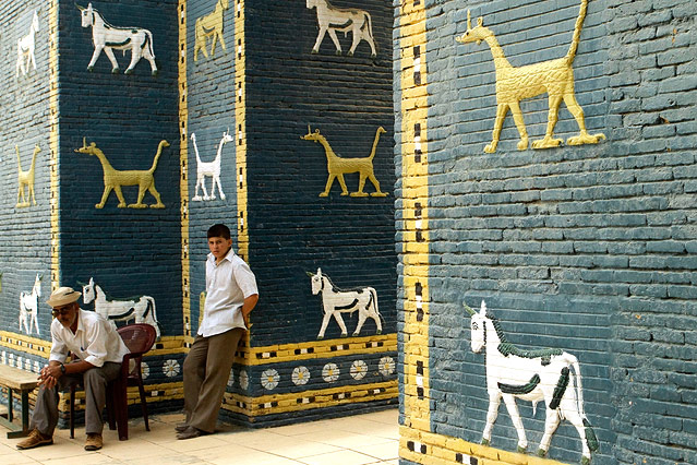 © AP/Karim Kadim Rekonstruktion des Ishtar-Tor der antiken Stadt Babylon