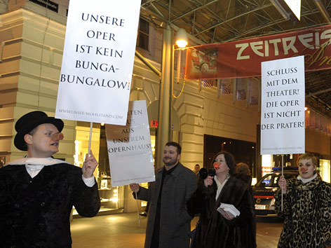 © APA/Herbert P. Oczeret Kleine Demonstration vor dem Opernball