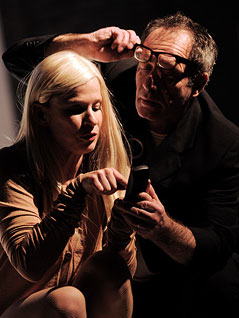 © Burgtheater/Reinhard Werner Szene aus "Das blinde Geschehen"