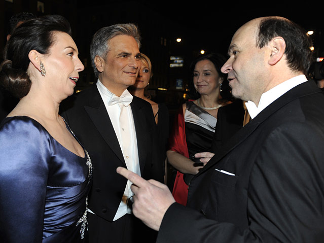 © APA/Helmut Fohringer Bundeskanzler Werner Faymann (SPÖ) mit Staatsopern-Direktor Dominique Meyer