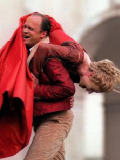 © Barbara Gindl/GI Ulrich Tukur und Dörte Lyssewski bei der Jedermann-Inszenierung in Salzburg 1999