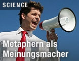 Mann mit Megaphon