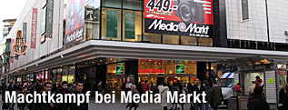 Media-Markt-Reklame auf Kaufhaus