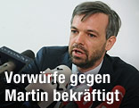 EU-Abgeordnete Martin Ehrenhauser bei einer Pressekonferenz