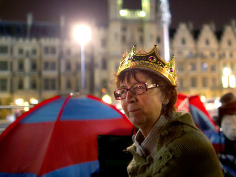 © Reuters/Ronen Zvulun Fan der Royals vor Westminster Abbey