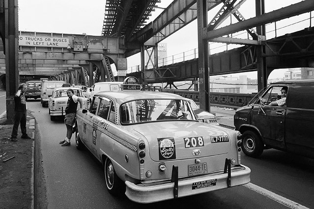© AP/Ed Bailey New Yorker Taxifahrer blockieren 1979 die Brücke zu Queens