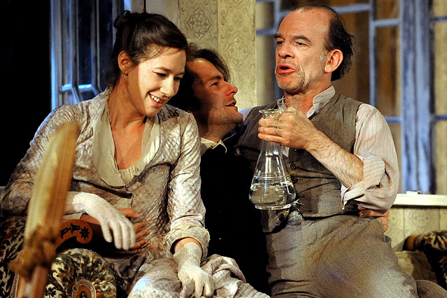 © APA/Herbert Pfarrhofer Schauspieler Johanna Wokalek, Philipp Hauß und Martin Wuttke