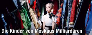 Foto aus Serie "Little Adults" von Anna Skladmann