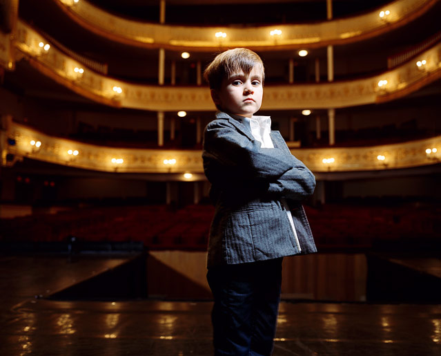 © Anna Skladmann Foto aus Serie "Little Adults" von Anna Skladmann