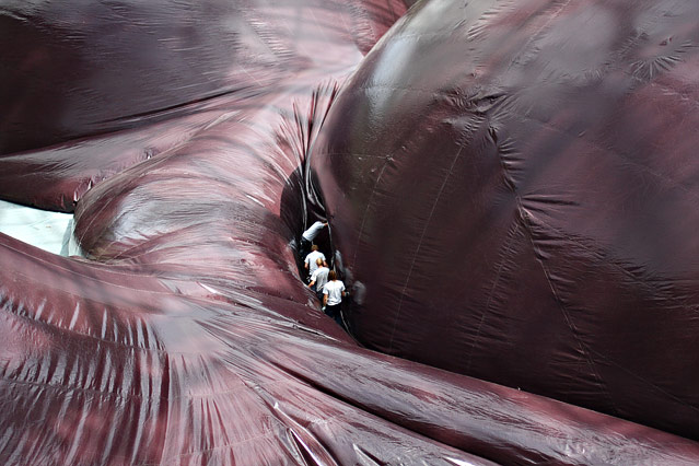 © Monumenta 2011, French Ministry for Culture and Communication/Laetitia Benat Skulptur der Monumenta-Ausstellung in Paris
