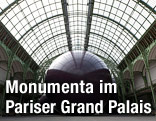 Skulptur der Monumenta-Ausstellung in Paris