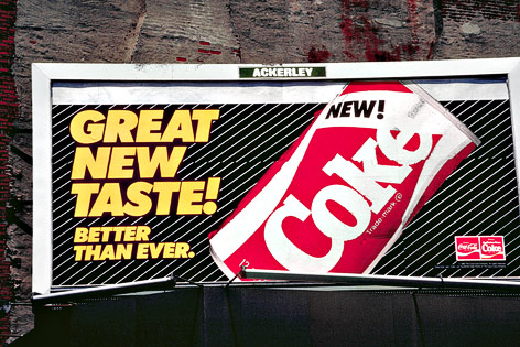 © Corbis/Todd Gipstein Werbeplakat für Coca Cola