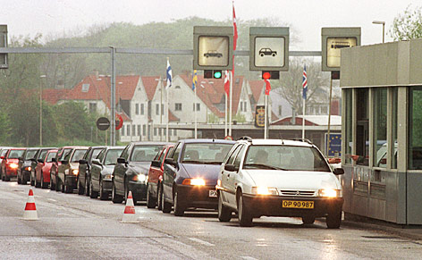 © Reuters/Peter Mueller Stau an einer deutsch-dänischen Grenze 1998
