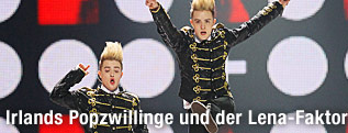 Zwillinge von "Jedward" aus Irland