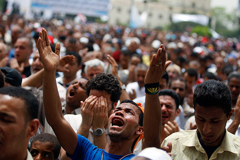 © AP/Khalil Hamra Demonstranten am Tahrir-Platz