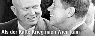 Der sowjetische Staats- und Parteichef Nikita Chruschtschow und US-Präsident John F. Kennedy treffen einander 1951 in Wien