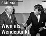 Der sowjetische Staats- und Parteichef Nikita Chruschtschow und US-Präsident John F. Kennedy 1951 in Wien