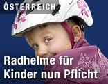 Kind mit Fahrradhelm