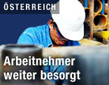 Arbeiter mit Schutzhelm
