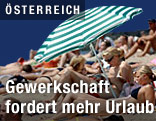 Urlauber am Strand
