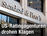 Firmenschriftzug am "Standard & Poor's"-Gebäude in N.Y.