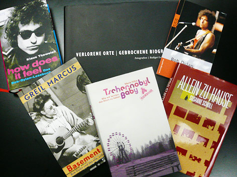 Buchcover: Bob Dylan, Susanne Scholl "Allein zu Hause", Merle Hilbk "Tschernobyl Baby"