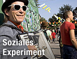 Mann mit Ziehharmonika