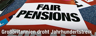 Mitglieder der "University and College Union" bereiten sich auf den Streik vor