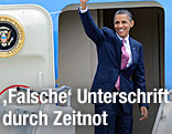 US-Präsident Barack Obama winkt beim Einstieg in die Air Force One