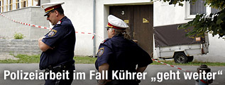 Polizisten am Tatort in Dietmannsdorf