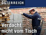 Polizist am Tatort in Dietmanssdorf