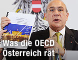 Finanzministerin Maria Fekter und OECD-Generalsekretär Angel Gurria