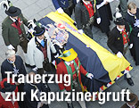 Der Kondukt mit dem Sarg von Otto Habsburg am Wiener Stephansplatz