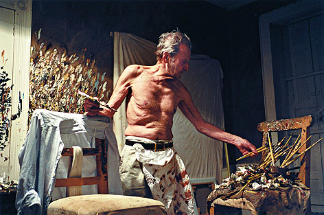 © APA/EPA/Centre Pompidou Der Maler Lucian Freud bei der Arbeit