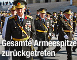 Isik Kosaner und andere Gener&auml;le