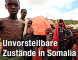 Flüchtlingsfamilie in einem Camp in Mogadischu