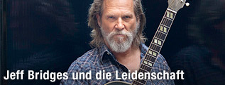 Jeff Bridges mit Gitarre