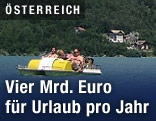 Tretboot am See (Montage)